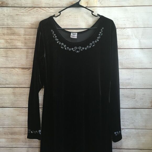 VINTAGE THE DISNEY CATALOG BLACK VELVET MAXI DRESS WITH‎ MICKEY MOUSE EMBROIDERY - Picture 5 of 10